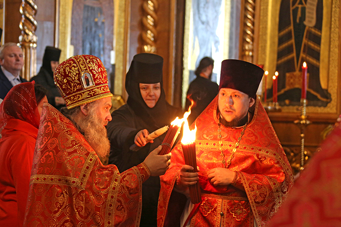 Утренние молитвы во время светлой седмицы. Светлая седмица. Открытые царские врата на светлой седмице. Храм Архангела Михаила в Талдоме среда светлой седмицы. 8 Мая среда светлой седмицы.